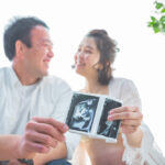 群馬県富岡市の写真のヤジマで、エコー写真やファーストシューズを持ち込んで撮影したマタニティフォト