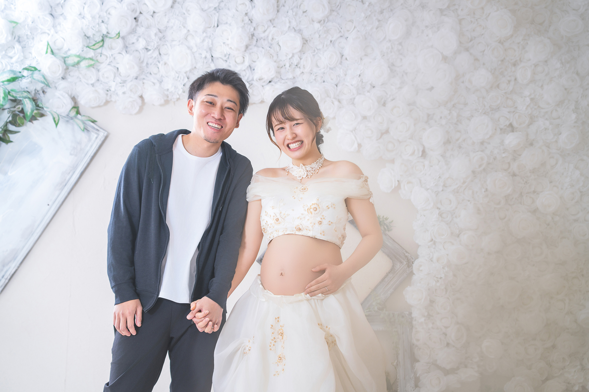 群馬県富岡市の写真館ヤジマフォトスタジオ。写真のヤジマ（矢嶋和信）が光と影を操る技術で、一生に一度の神秘的な姿を残すマタニティフォト。