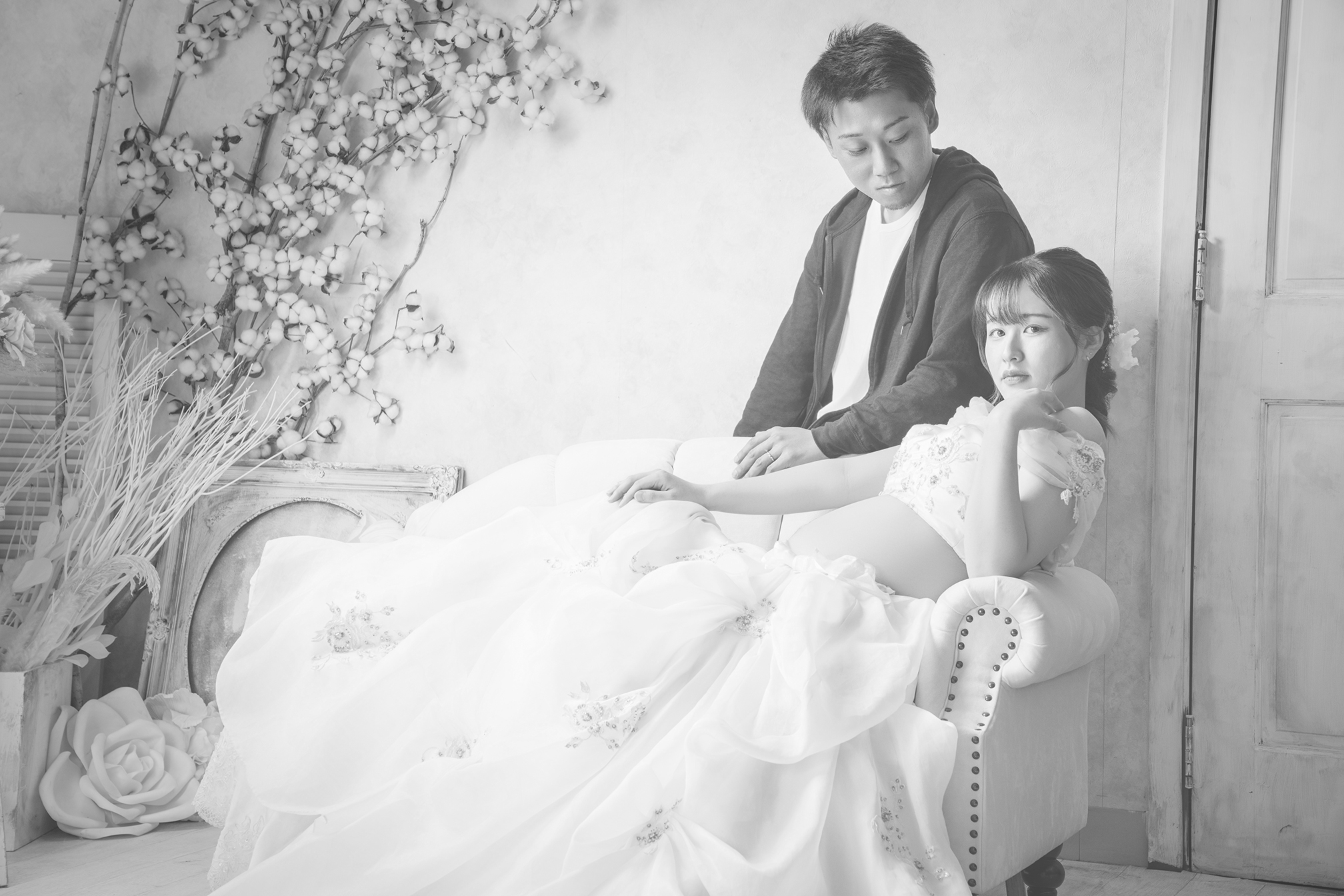 群馬県富岡市の写真館ヤジマフォトスタジオ。写真のヤジマ（矢嶋和信）が光と影を操る技術で、一生に一度の神秘的な姿を残すマタニティフォト。